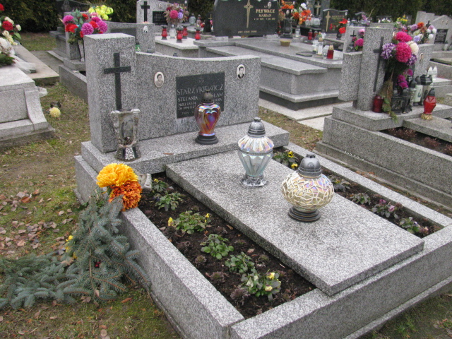 Grób Czesław Starzykiewicz
